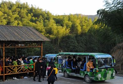 躲深山7年做300辆车,男子躲深山16年