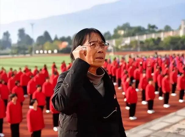 2025澳门天天开奖大全和张桂梅的第15次送考与张桂梅连续11年送考从未缺席